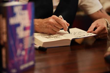 Photo: SERVIEW One, Bertram Engel, Autograph
